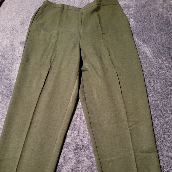 Women's slacks - Picture 1 of 5